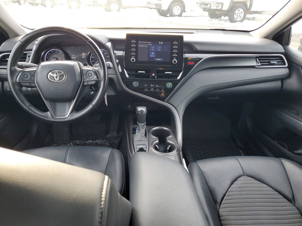 Used 2021 Toyota Camry SE image 8