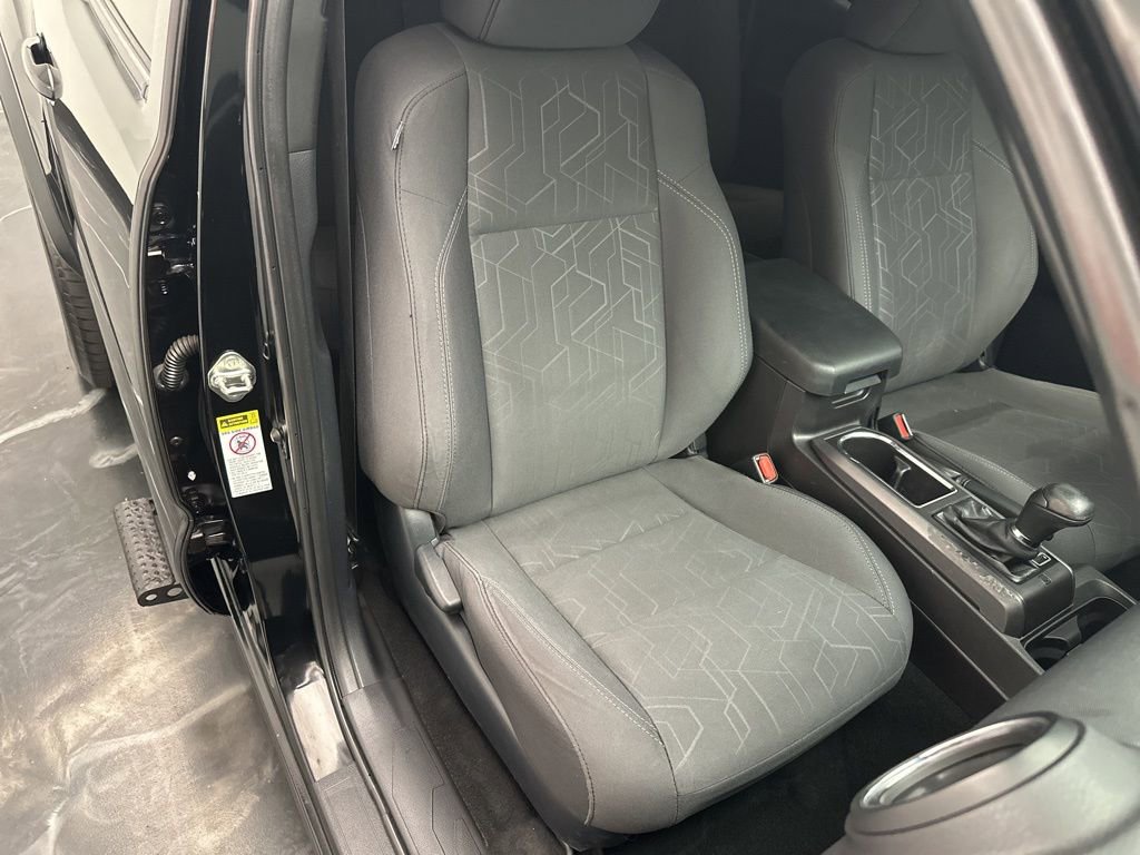 Used 2016 Toyota Tacoma TRD Off-Road AWD/4WD image 9