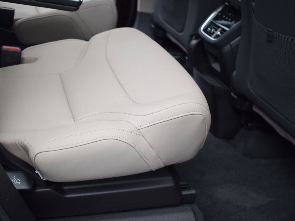 New 2025 Volvo EX90 Ultra image 17