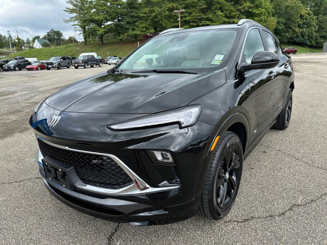 New 2025 Buick Encore GX Sport Touring w/ Comfort Package