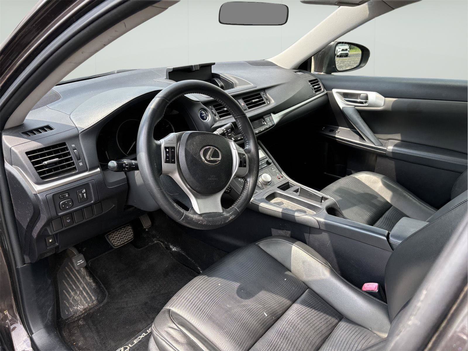 Used 2012 Lexus CT 200h Premium FWD image 9