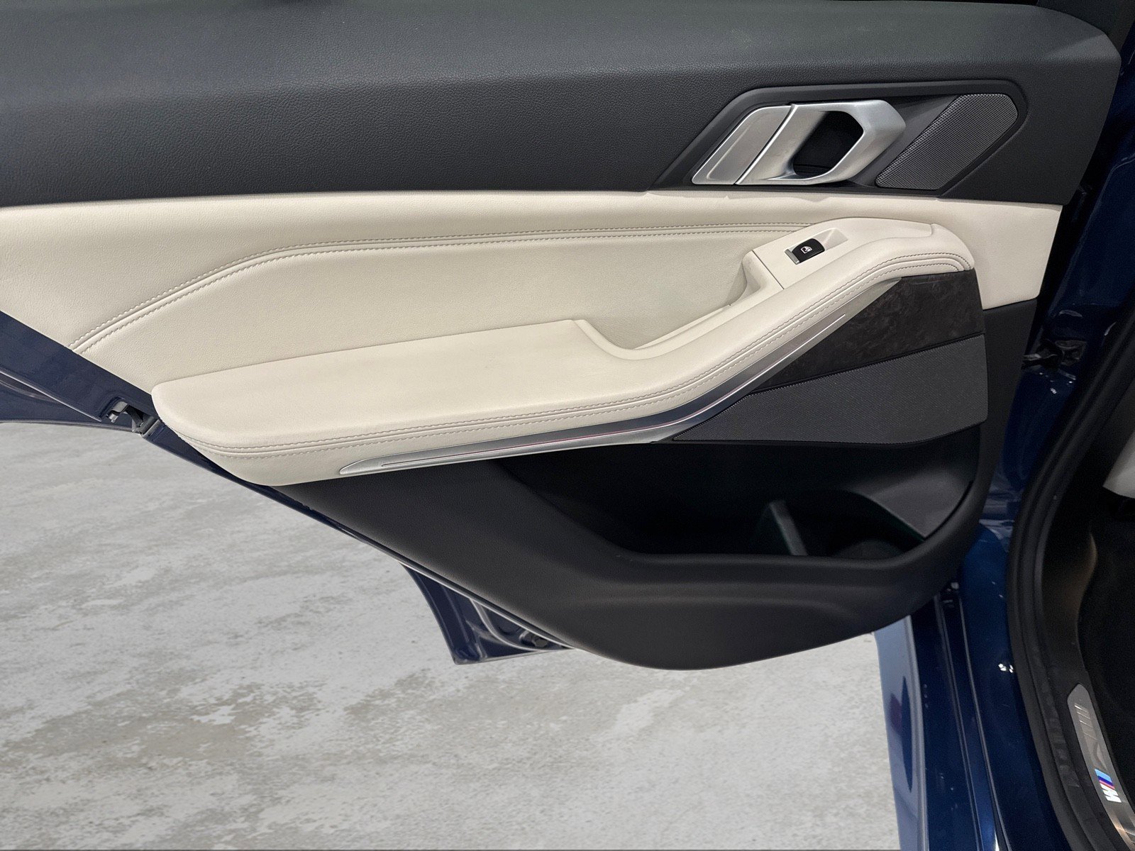 Used 2019 BMW X5 xDrive40i w/ M Sport Package image 42