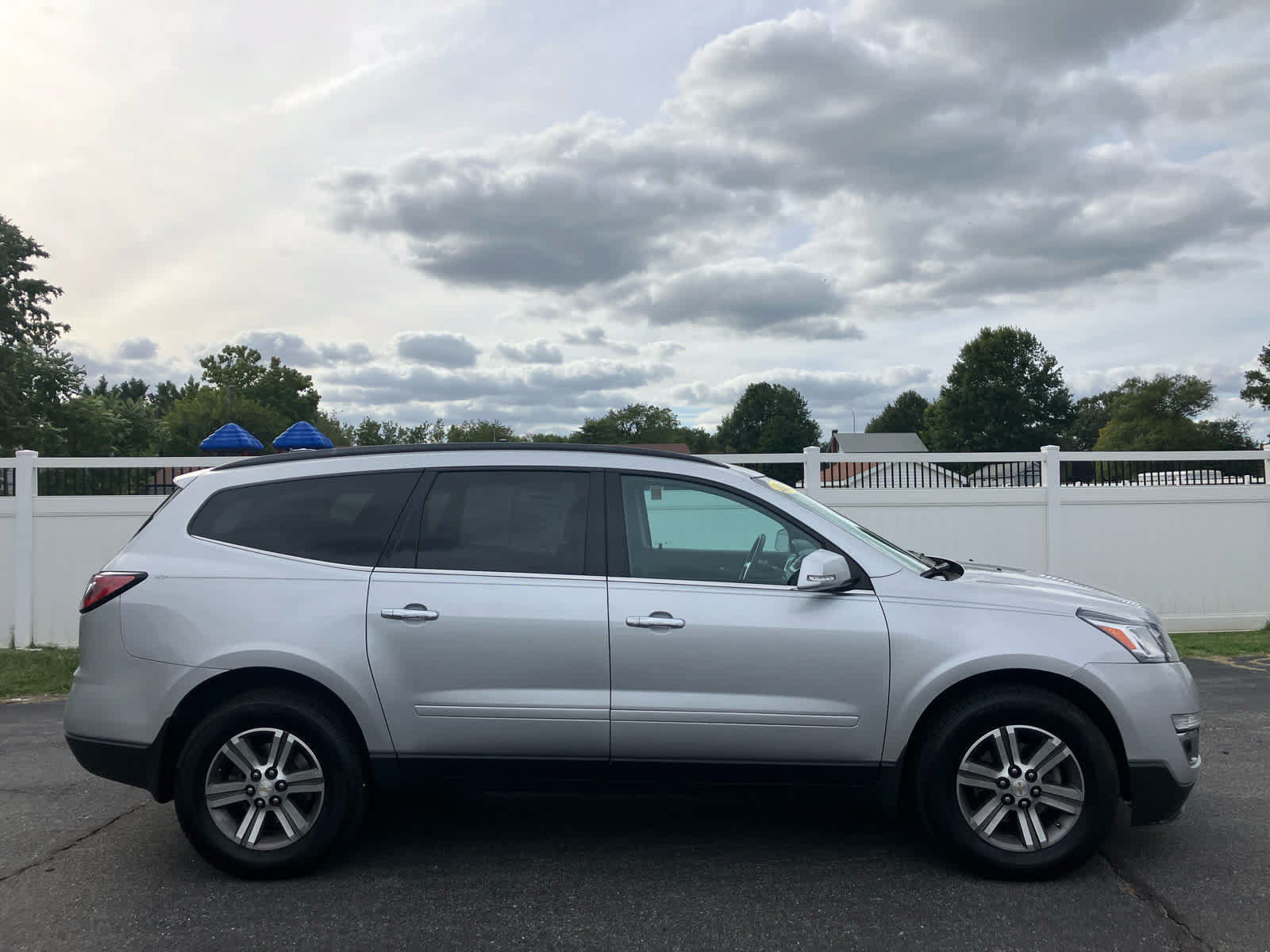 Used 2017 Chevrolet Traverse LT AWD/4WD image 5