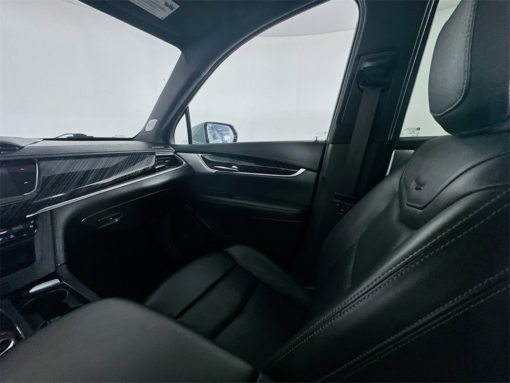 Used 2024 Cadillac XT6 Premium Luxury image 11