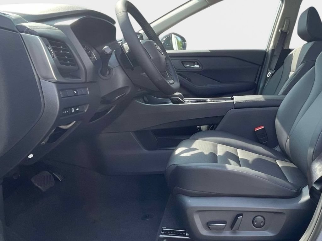 New 2026 Nissan Rogue Dark Armor FWD image 15