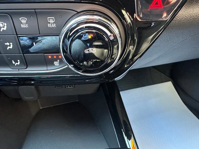 New 2025 Chevrolet Trax RS w/ Sunroof Package image 19