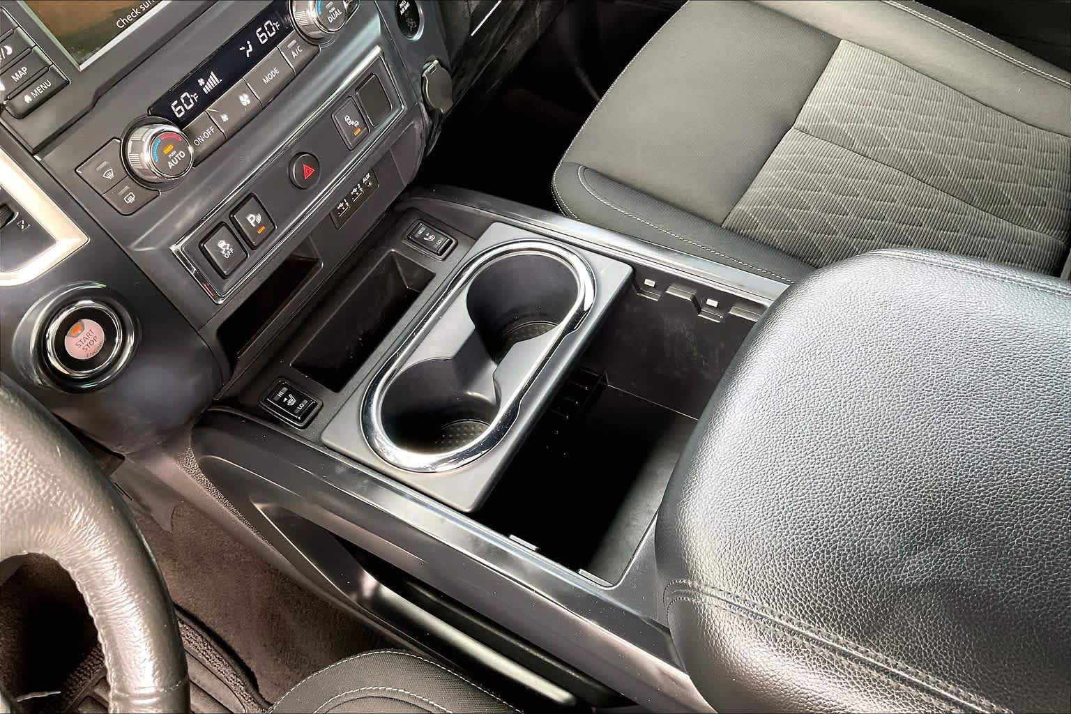 Used 2019 Nissan Titan SV w/ SV Convenience Package RWD image 15