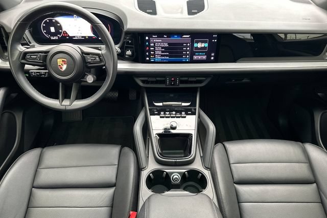 Used 2024 Porsche Cayenne AWD/4WD image 12