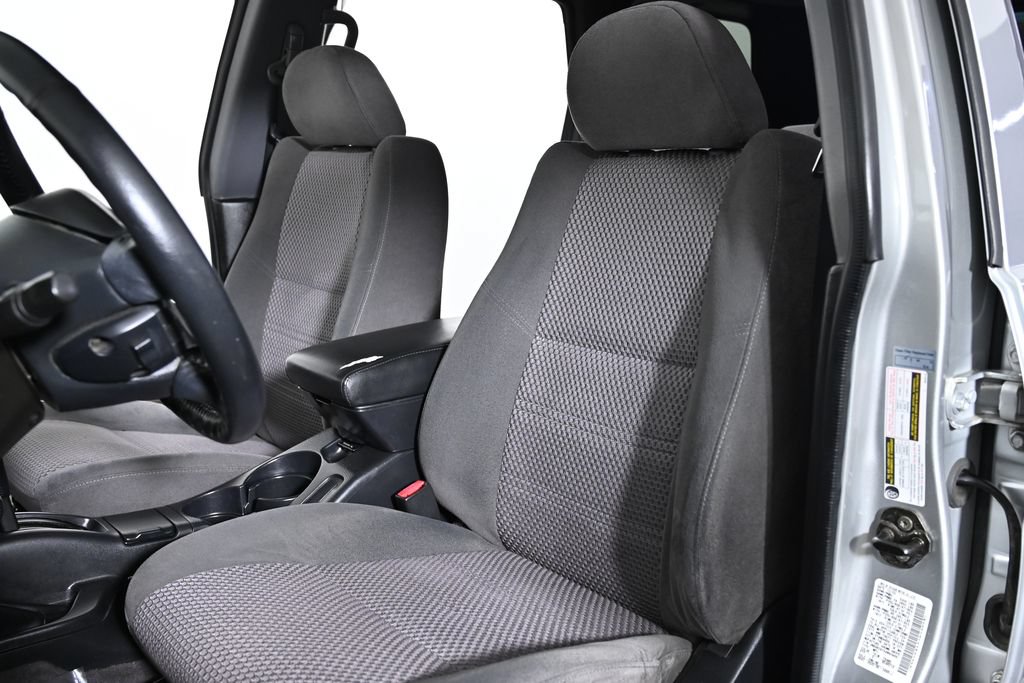 Used 2004 Nissan Pathfinder SE w/ (SRF) SE Sunroof Pkg AWD/4WD image 19