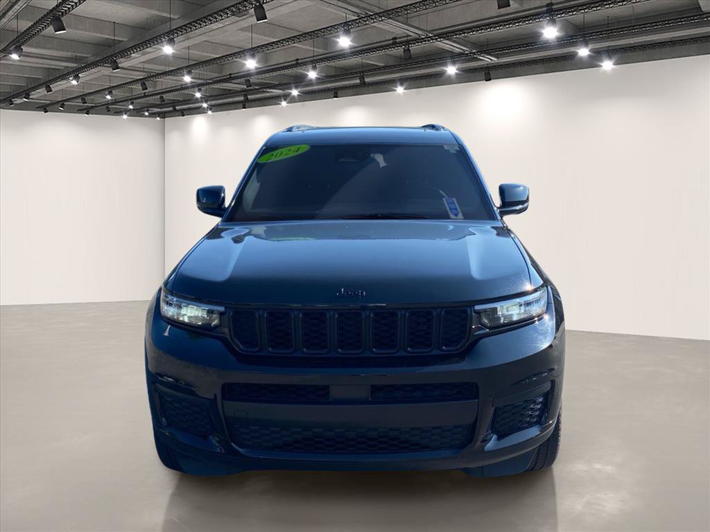 Used 2024 Jeep Grand Cherokee L Altitude AWD/4WD image 2