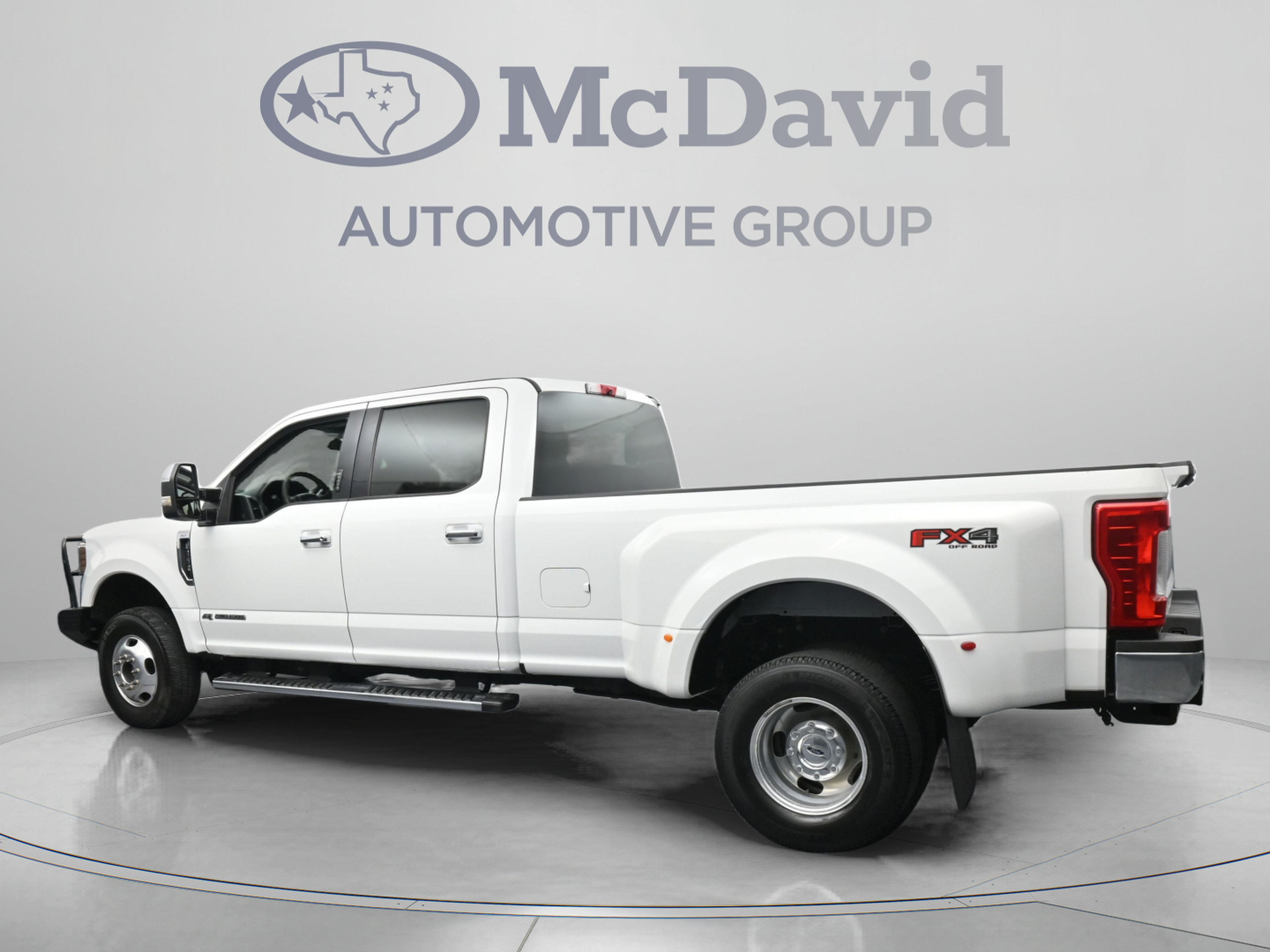 Used 2019 Ford F350 XLT w/ XLT Premium Package AWD/4WD image 6
