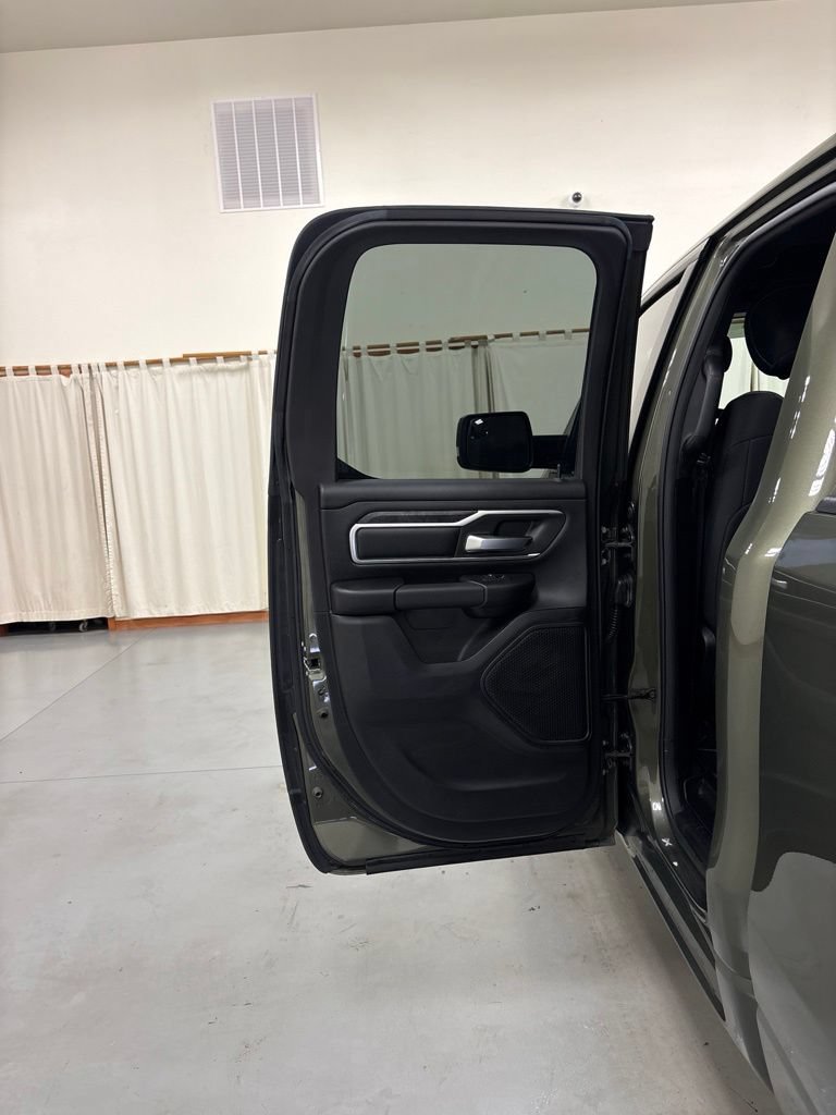 Used 2021 RAM 1500 Big Horn AWD/4WD image 22