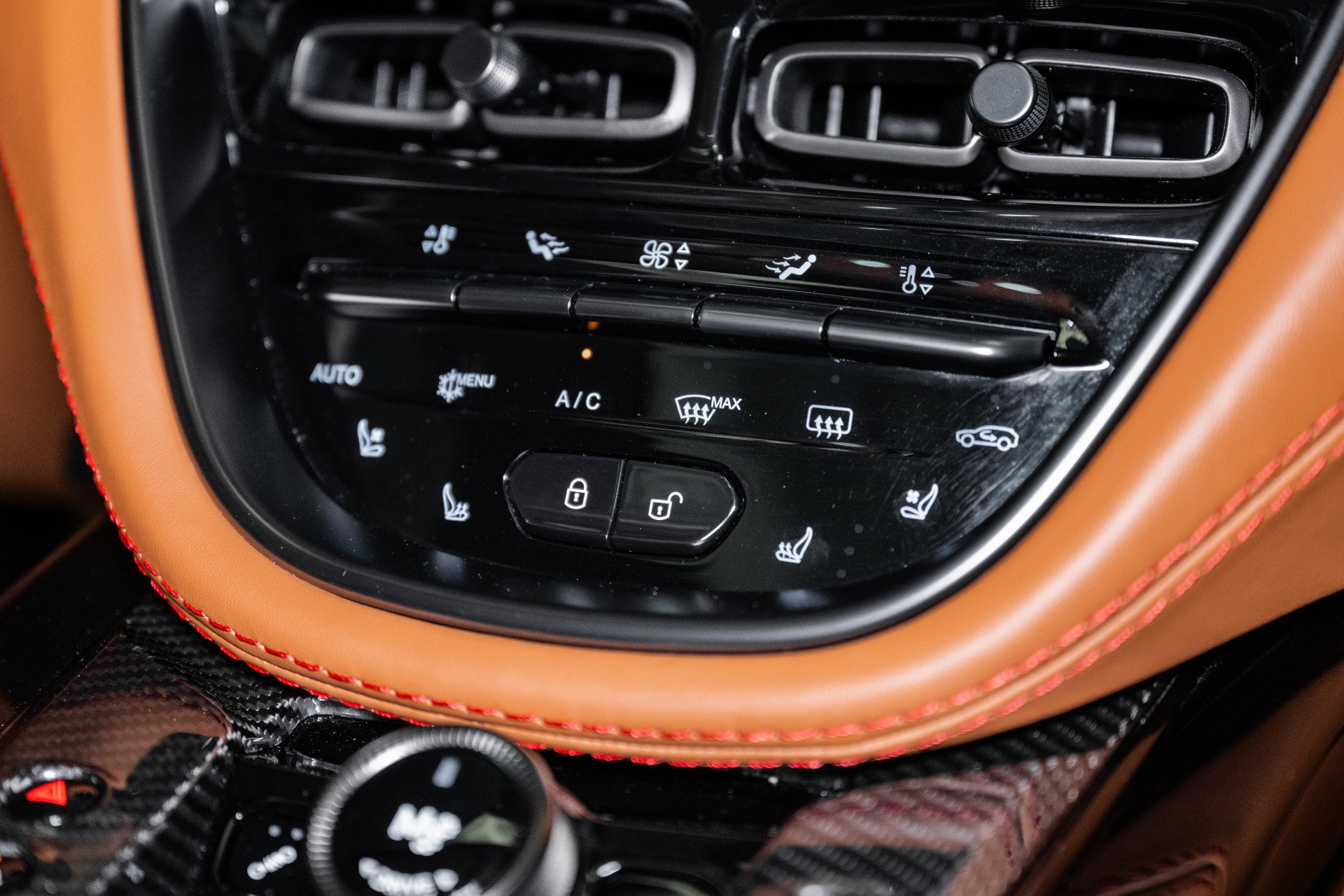 Used 2023 Aston Martin DBX 707 image 35