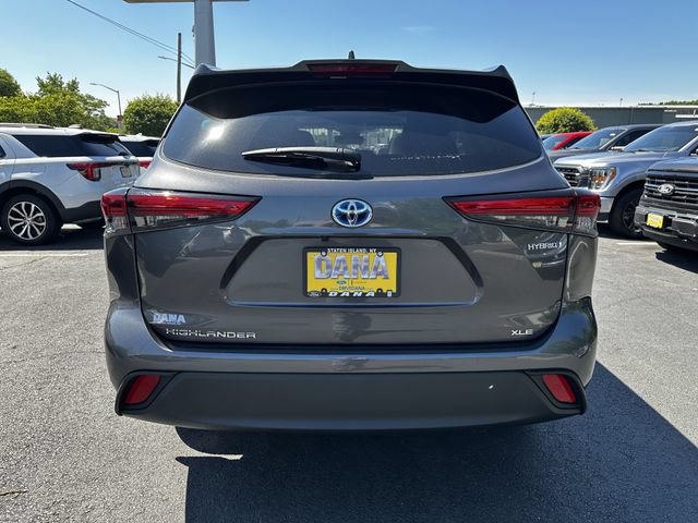 Used 2023 Toyota Highlander XLE AWD/4WD image 6