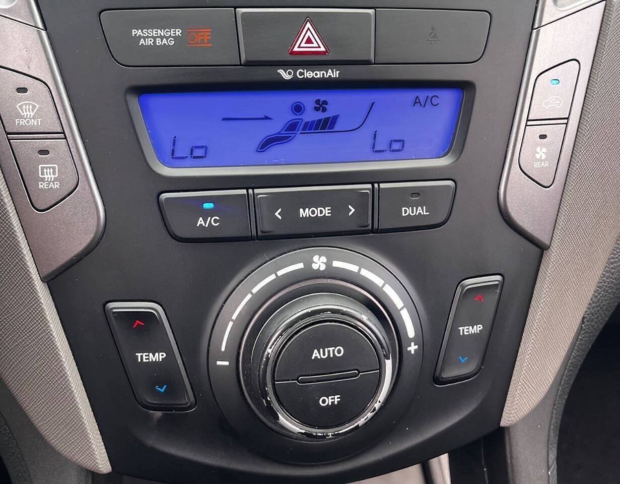 Used 2016 Hyundai Santa Fe SE w/ Option Group 02 FWD image 41