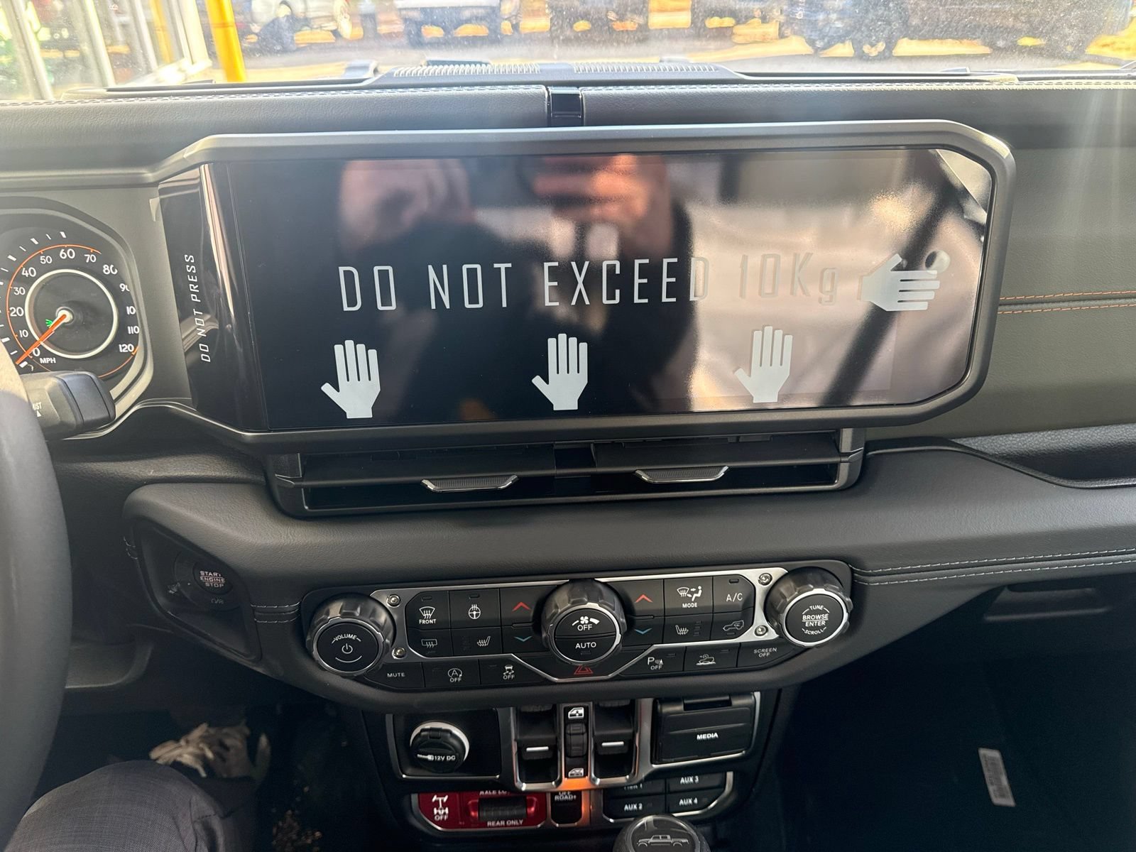 New 2026 Jeep Gladiator Mojave w/ Safety Group AWD/4WD image 15