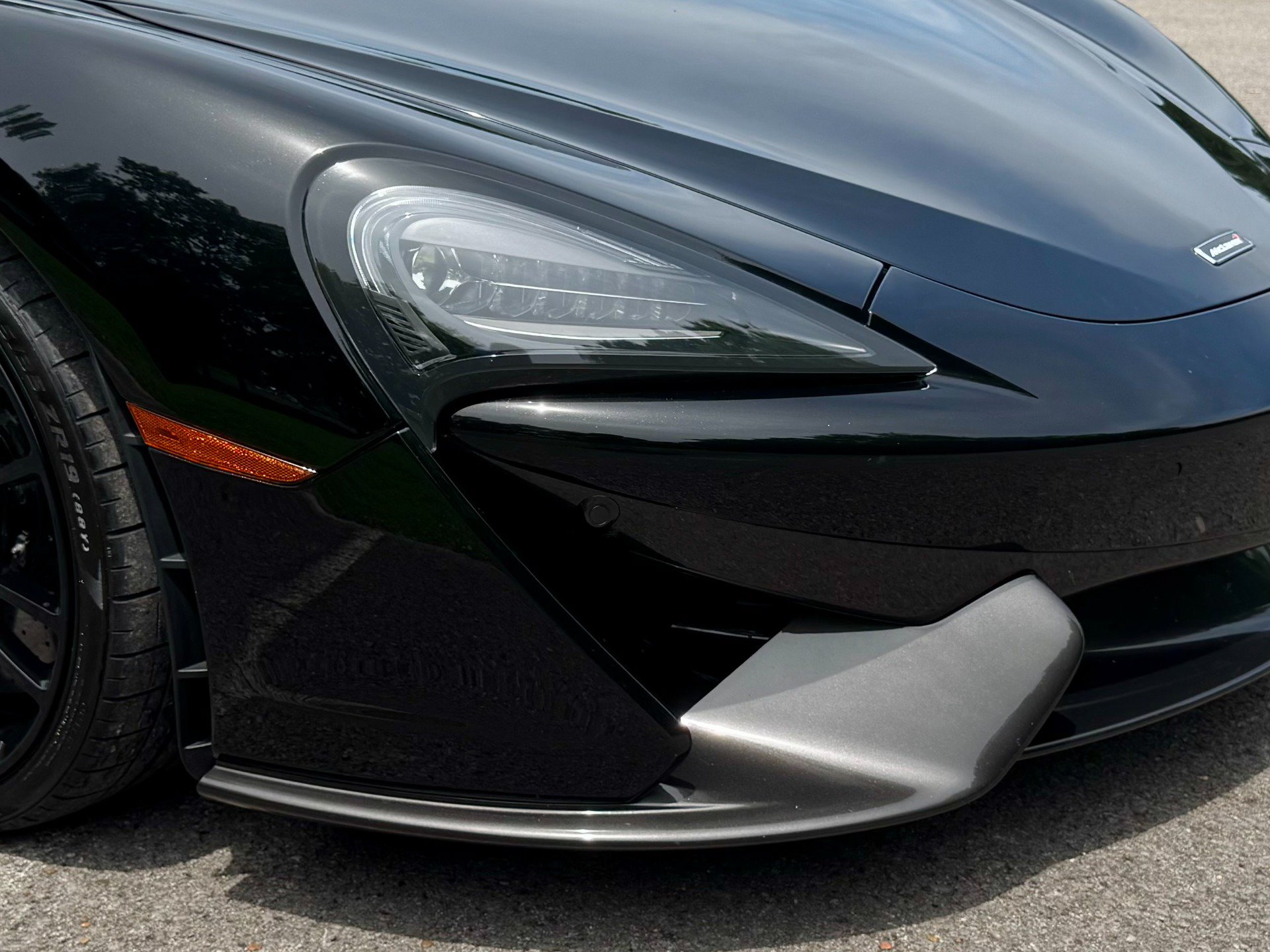 Used 2017 McLaren 570S Coupe RWD image 24