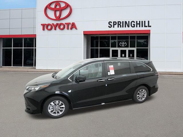 New 2026 Toyota Sienna XLE image 2