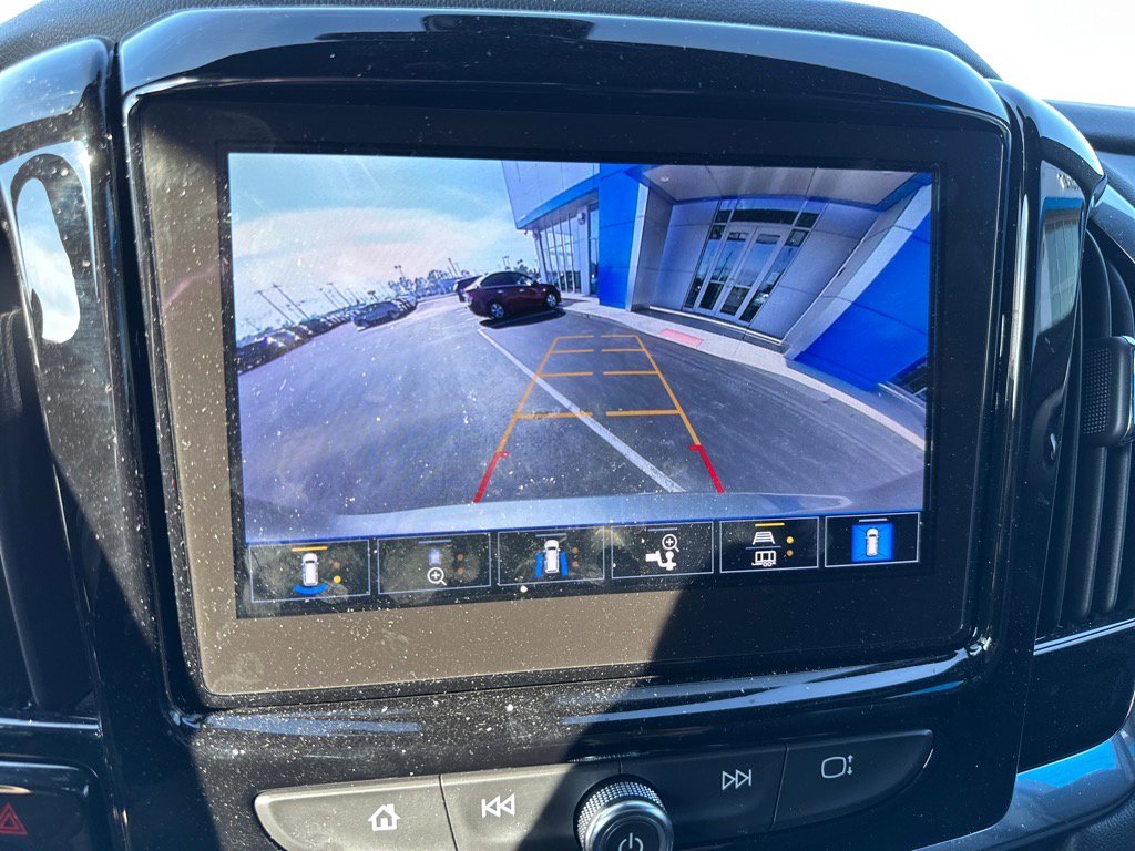 Used 2023 Chevrolet Traverse LT w/ LT Premium Package AWD/4WD image 17