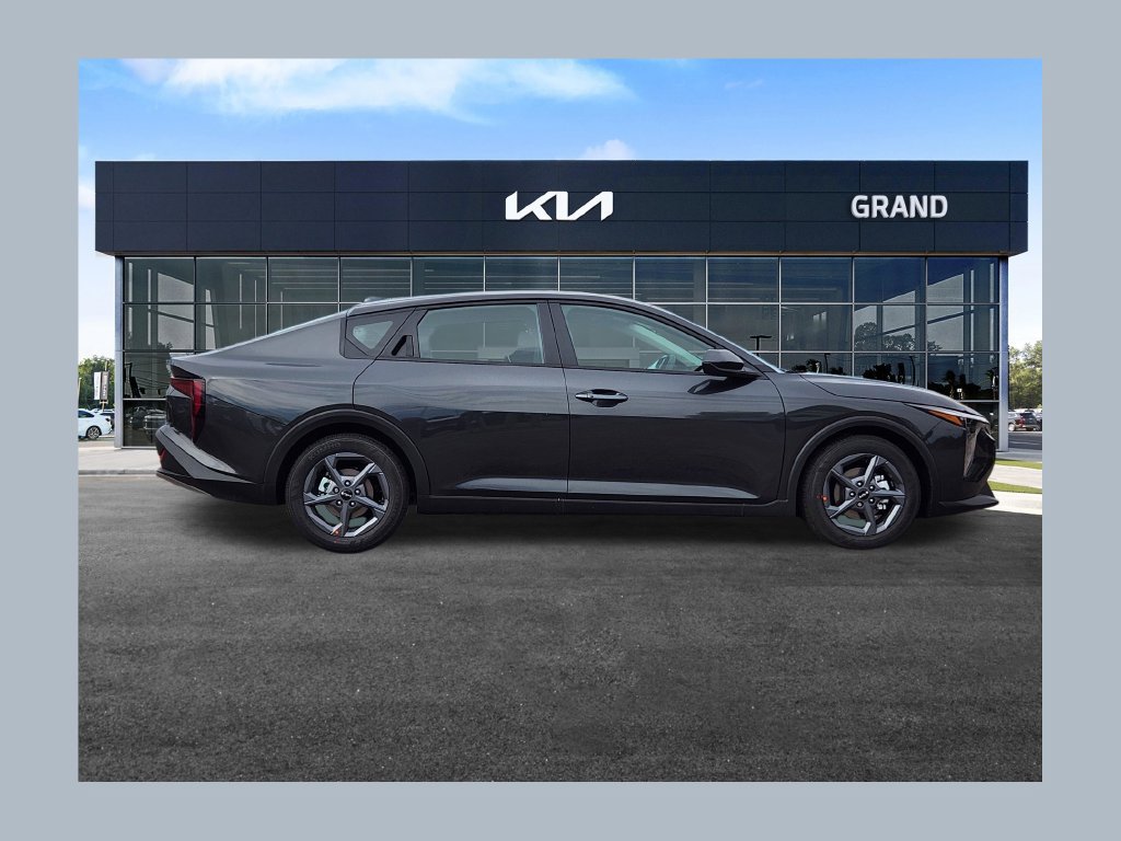 New 2027 Kia K4 FWD image 1