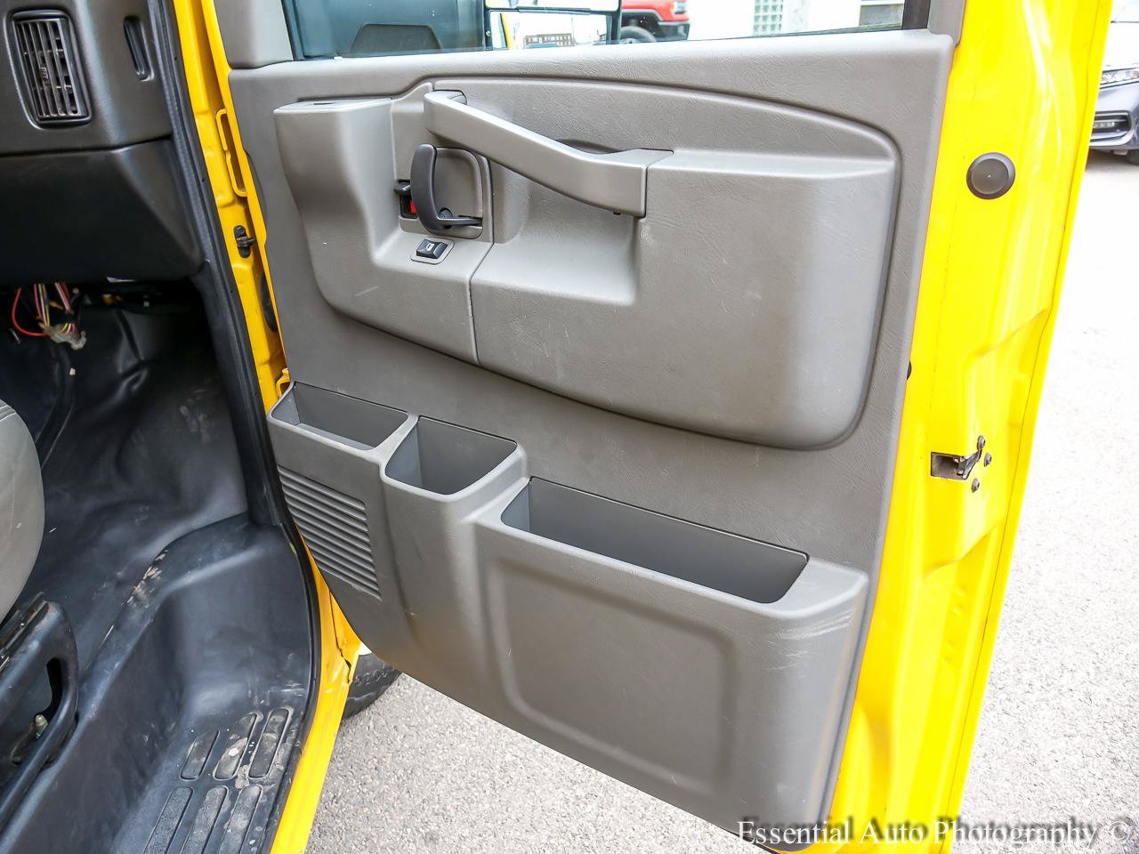 Used 2021 GMC Savana 3500 Extended w/ Power Convenience Package RWD image 19