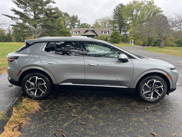Certified 2025 Chevrolet Equinox EV LT w/ Convenience Package image 10