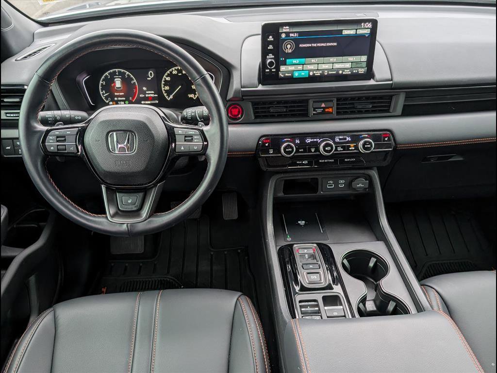 Used 2025 Honda Pilot TrailSport image 10