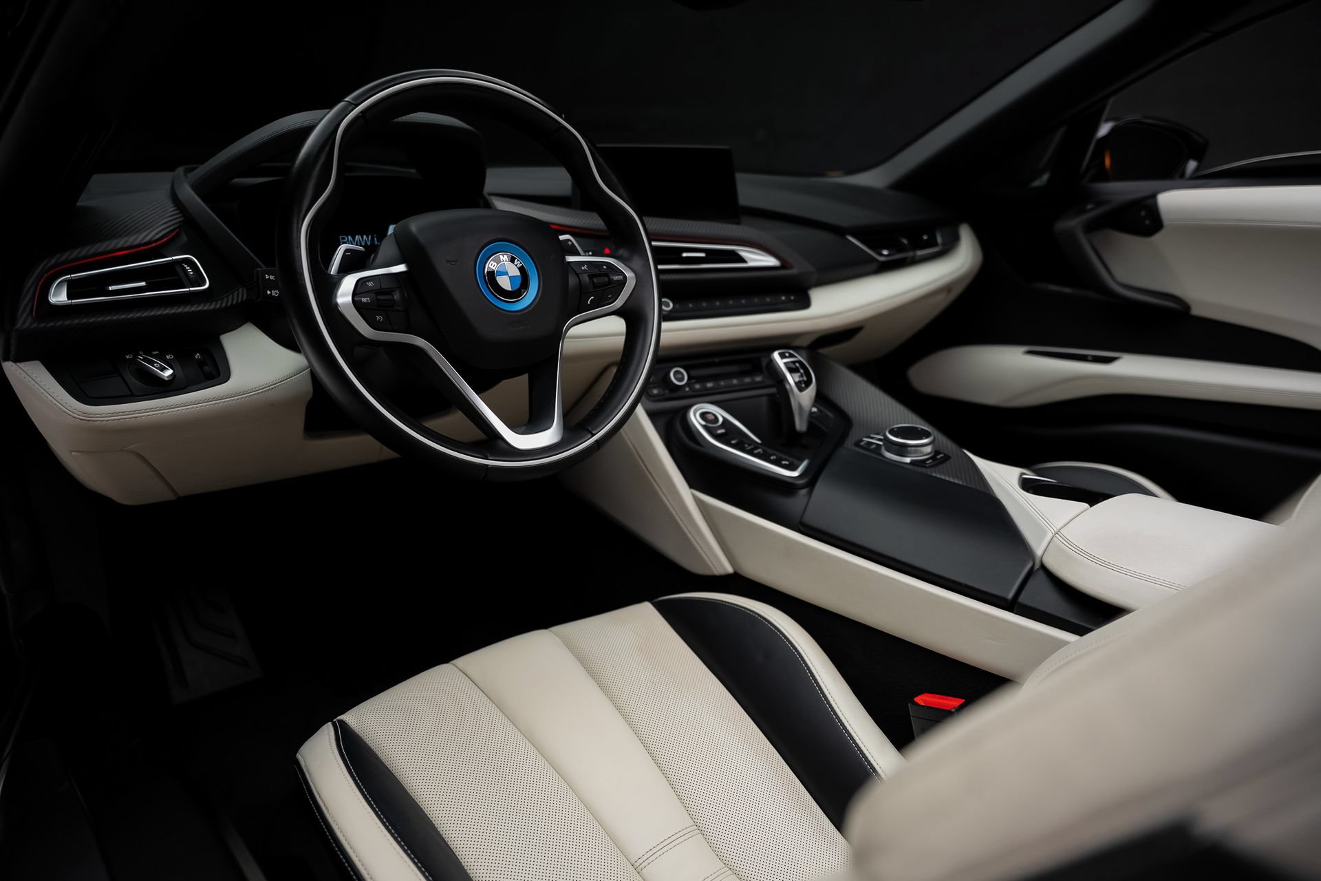 Used 2019 BMW i8 Roadster AWD/4WD image 2