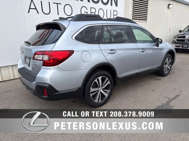Used 2018 Subaru Outback 2.5i Limited image 3