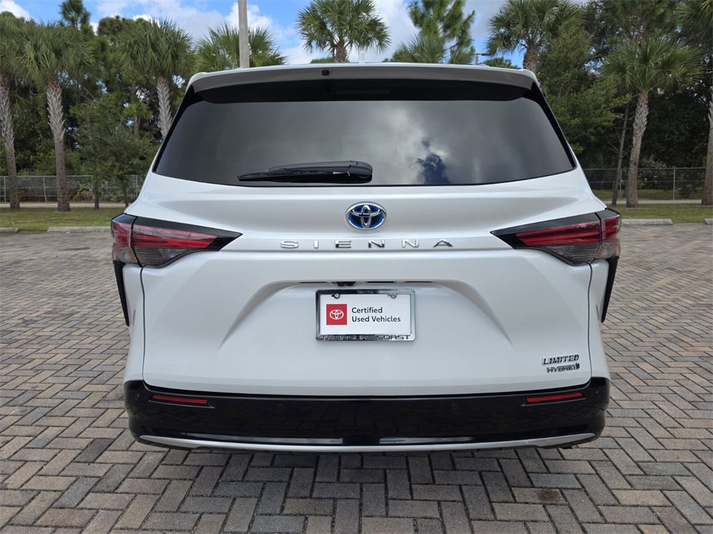 Certified 2024 Toyota Sienna Limited image 10