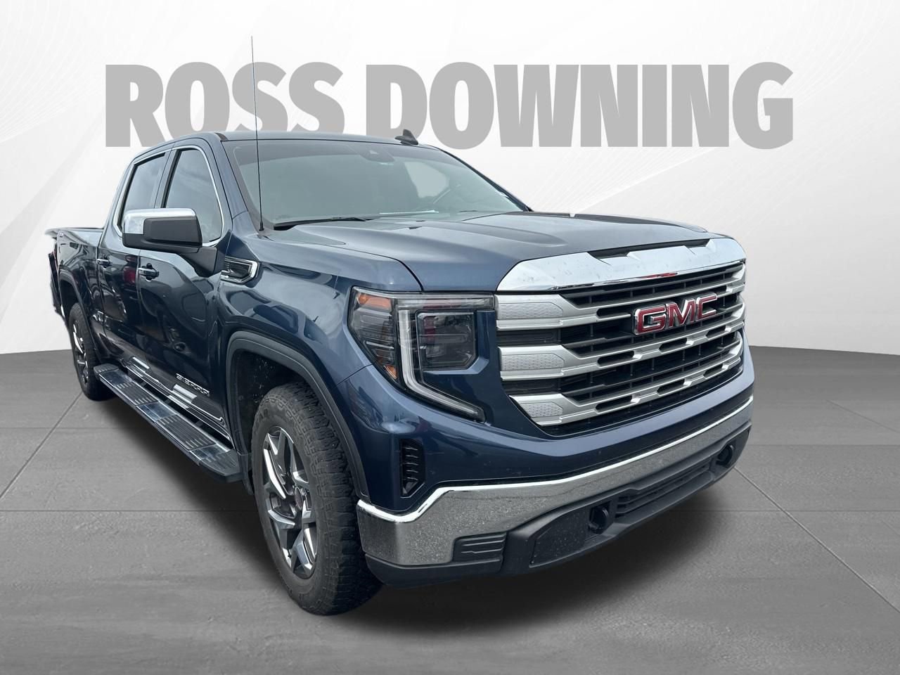 Used 2023 GMC Sierra 1500 SLE AWD/4WD image 3