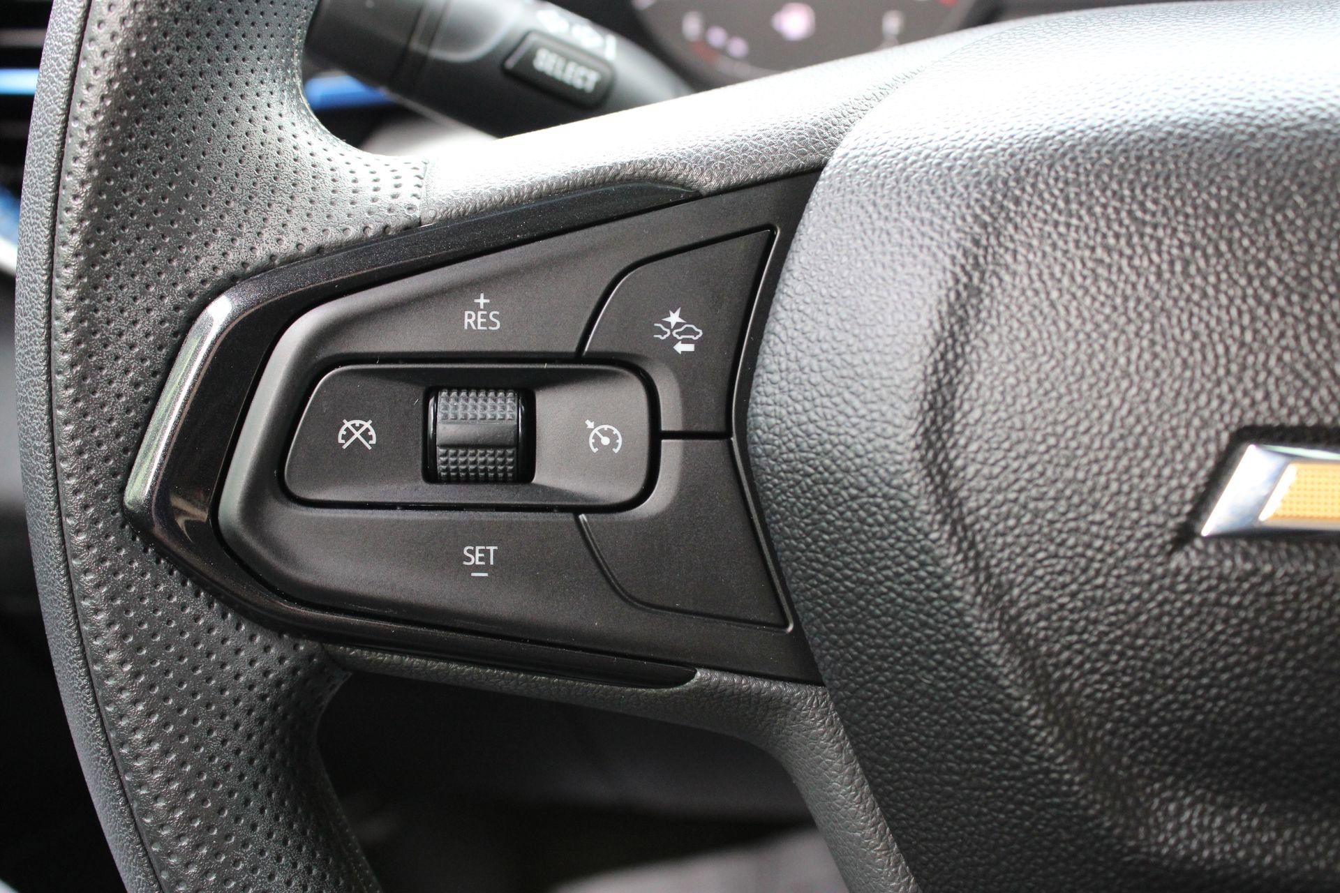 Used 2024 Chevrolet Trax LS image 25