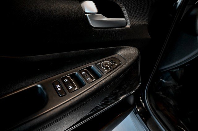 Used 2019 Hyundai Santa Fe SEL AWD/4WD image 16
