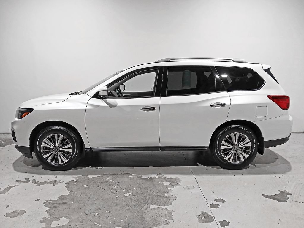 Used 2019 Nissan Pathfinder SL AWD/4WD image 4