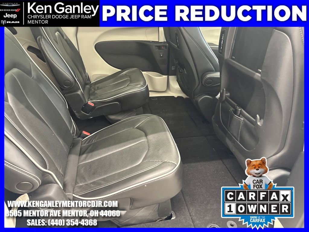 Used 2023 Chrysler Pacifica Limited w/ Uconnect Theater Family Group image 24