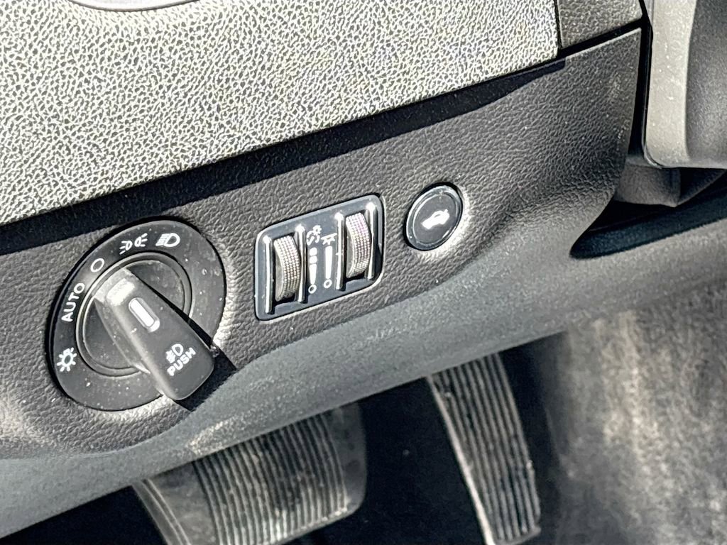 Used 2023 Dodge Charger SXT w/ Blacktop Package image 10