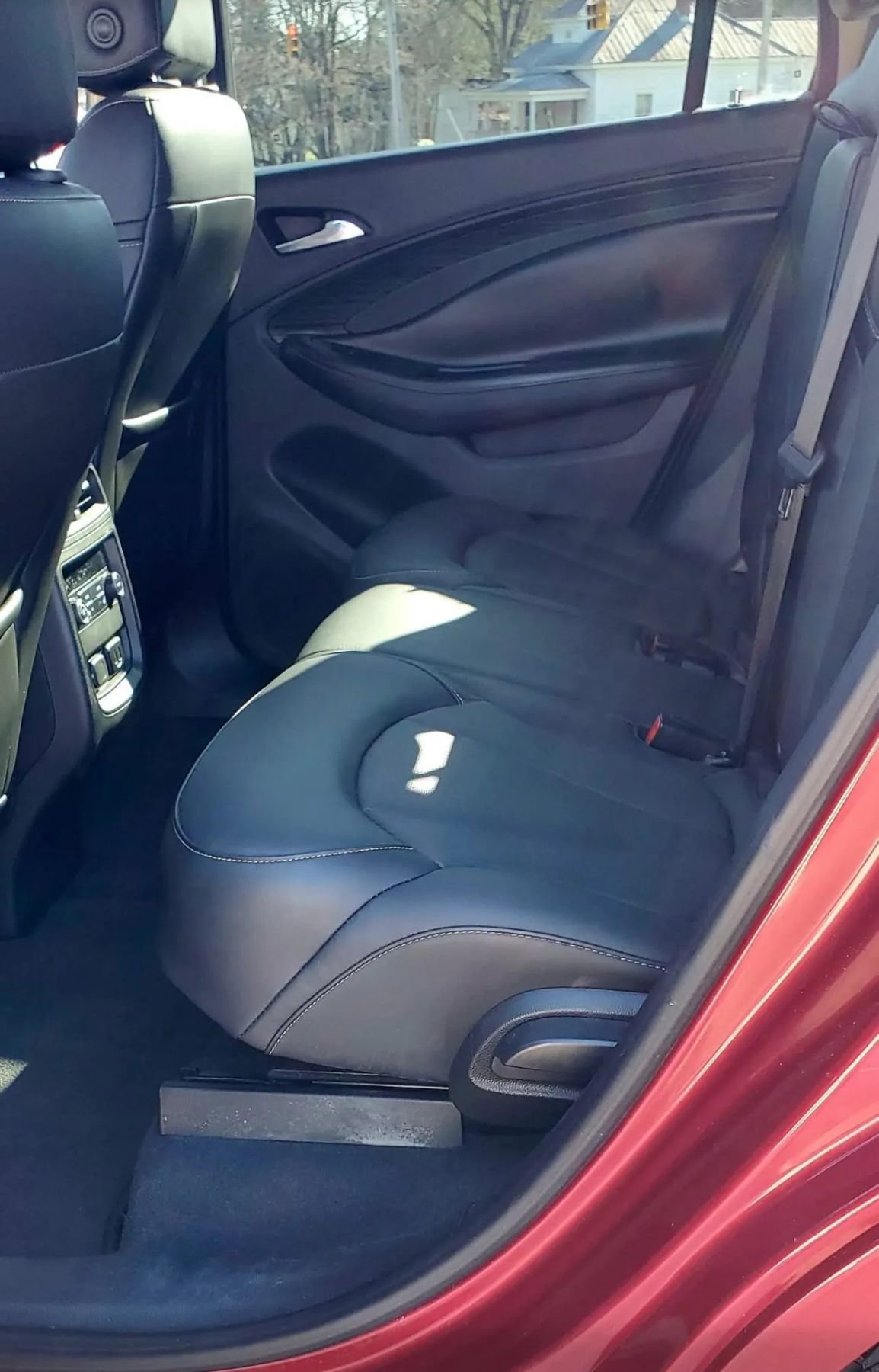 Used 2017 Buick Envision Essence w/ LPO, Cargo Package image 10