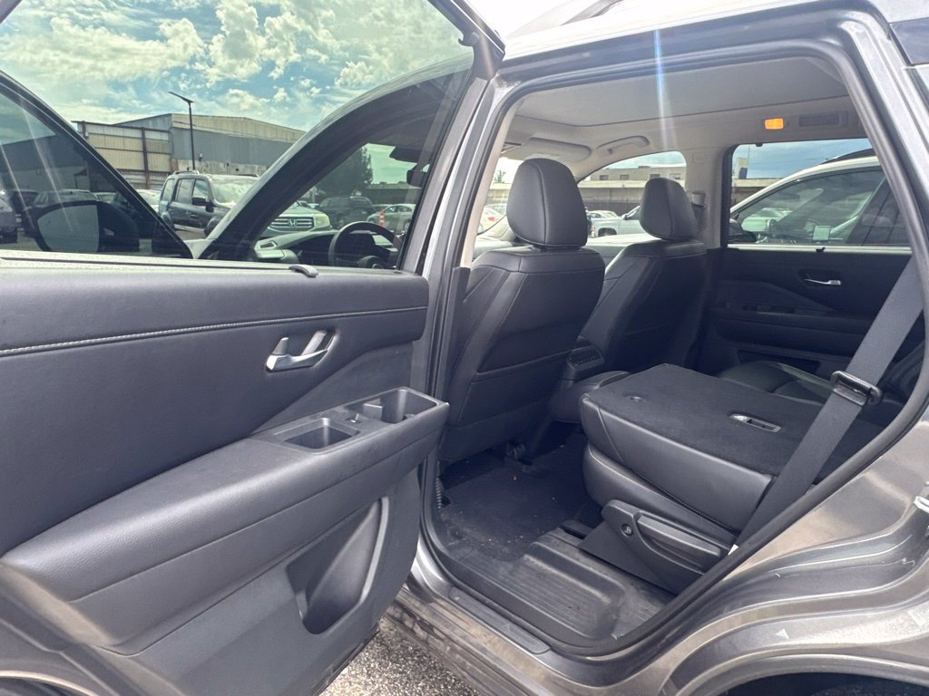 Used 2025 Nissan Pathfinder SL w/ SL Premium Package FWD image 10
