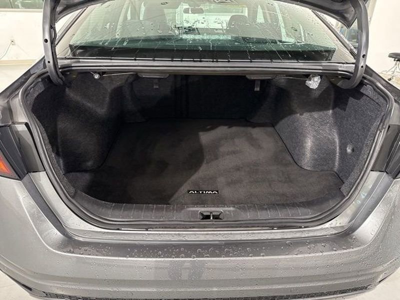 Used 2024 Nissan Altima 2.5 SV image 12
