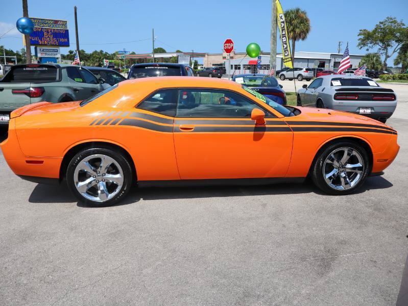 Used 2014 Dodge Challenger SXT Plus RWD image 7