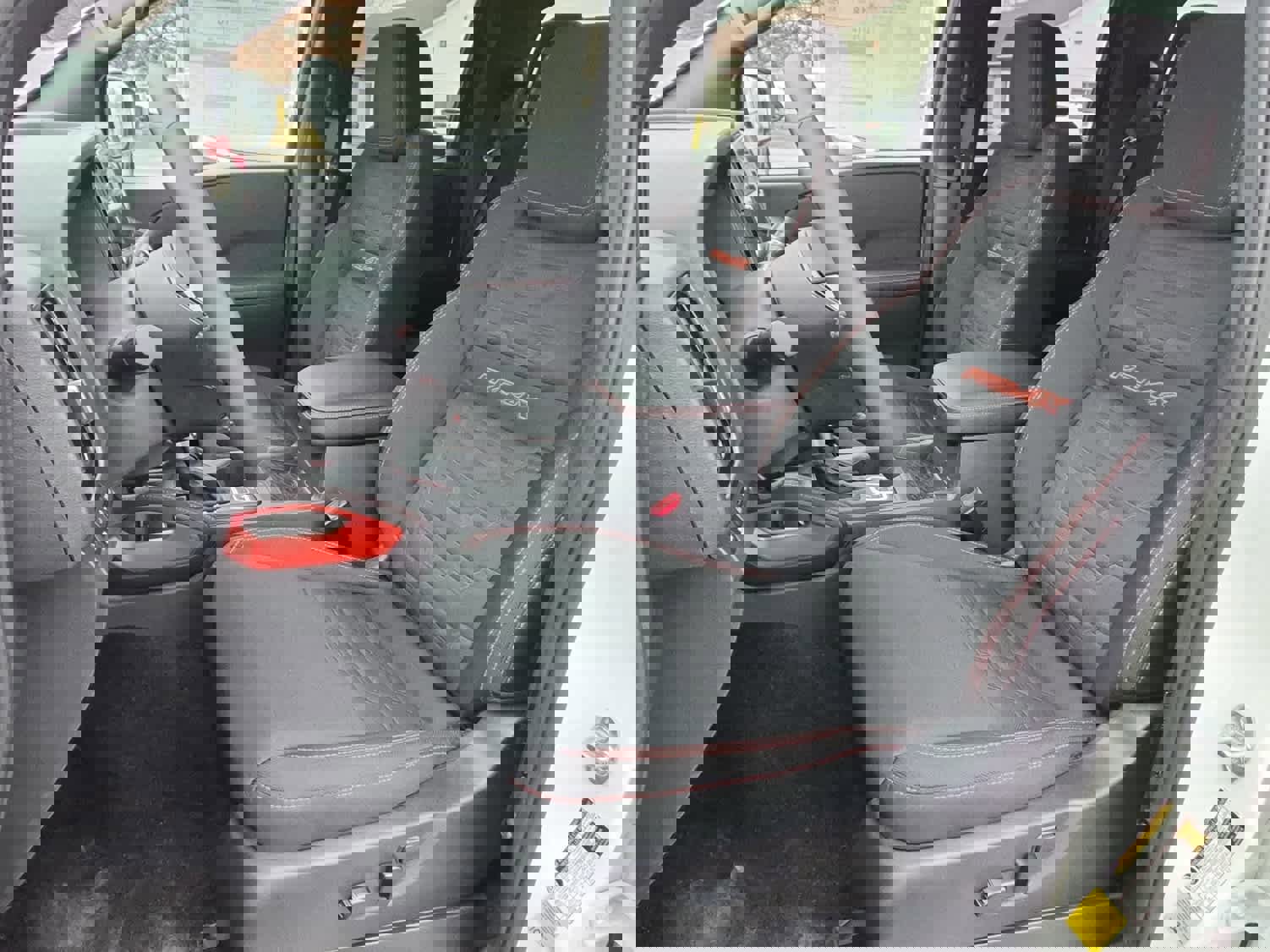 New 2026 Nissan Frontier PRO-4X w/ Pro-4x Convenience Package image 10