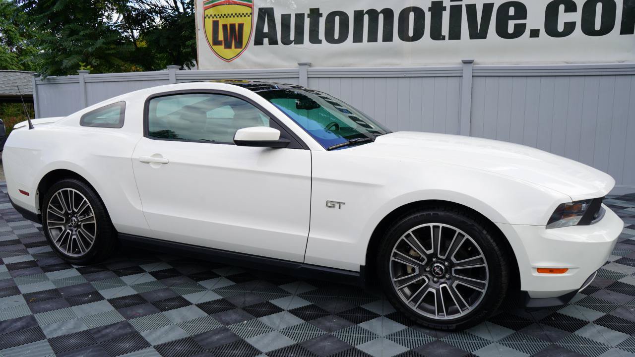 Used 2010 Ford Mustang GT RWD image 4
