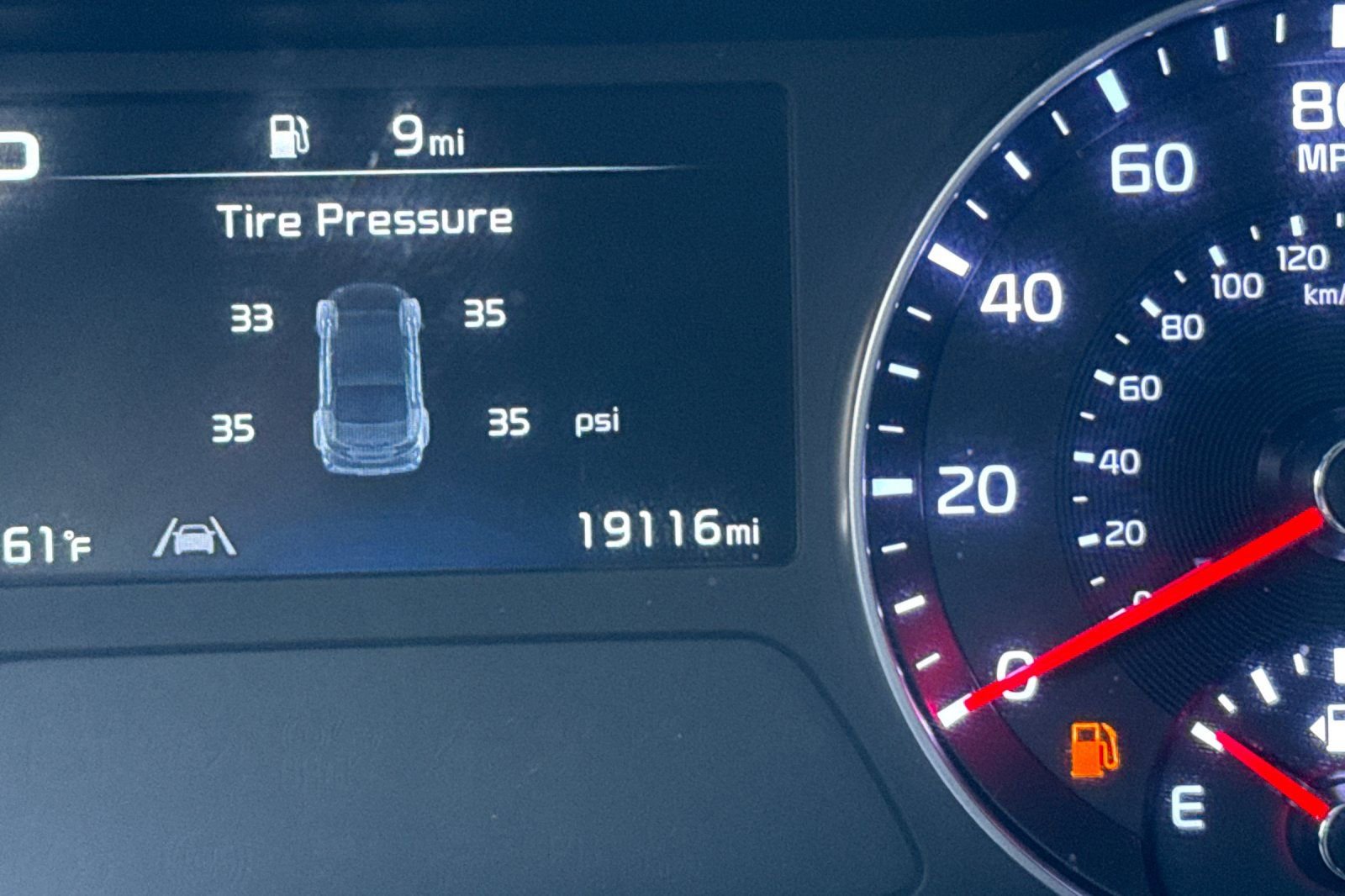 Used 2023 Kia Forte GT-Line w/ GT-Line Premium Package FWD image 3