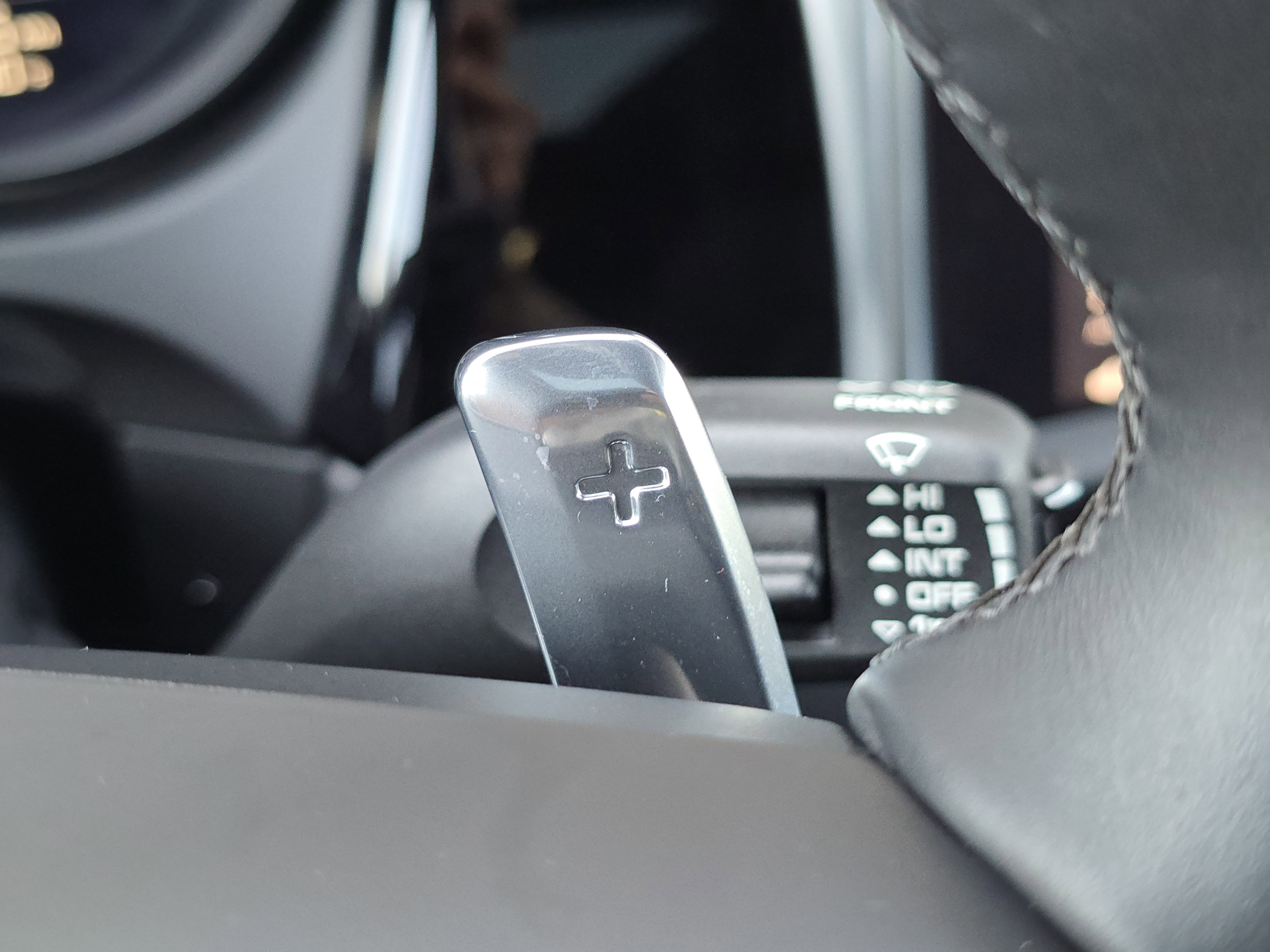 Certified 2025 Porsche Macan image 25