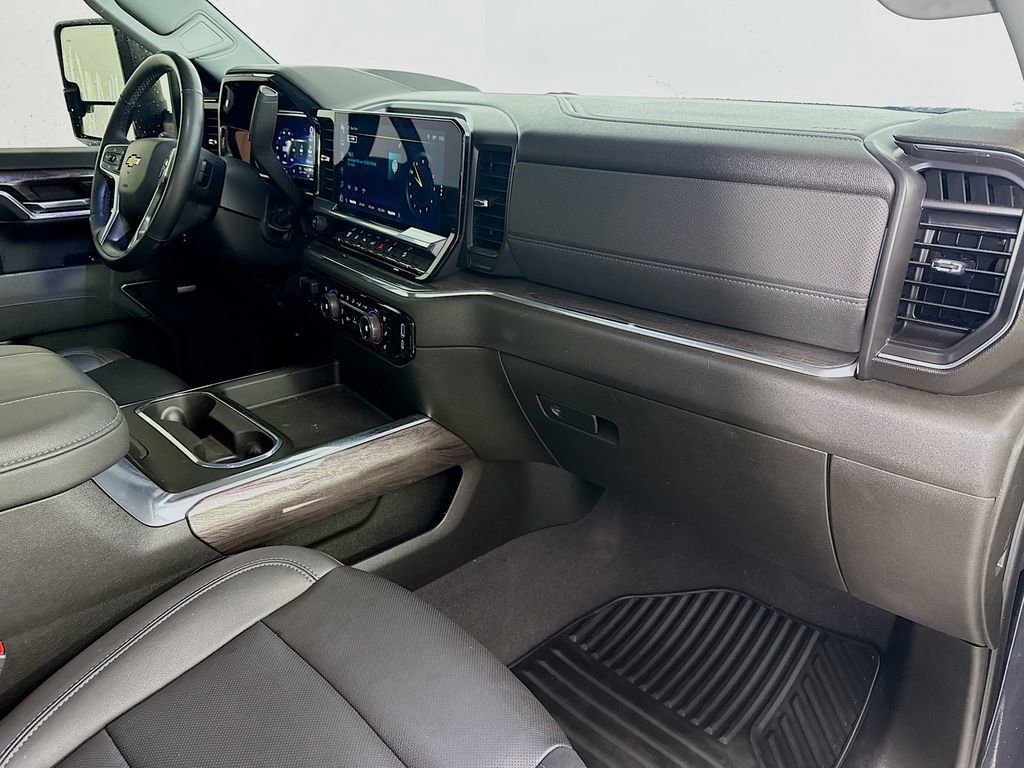 Used 2024 Chevrolet Silverado 3500 LTZ image 30