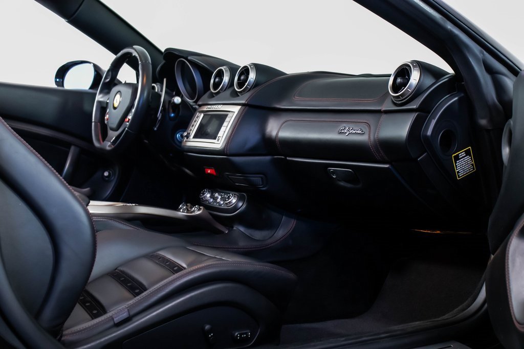 Used 2014 Ferrari California image 48