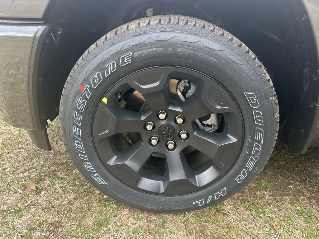 New 2026 RAM 1500 Express AWD/4WD image 29