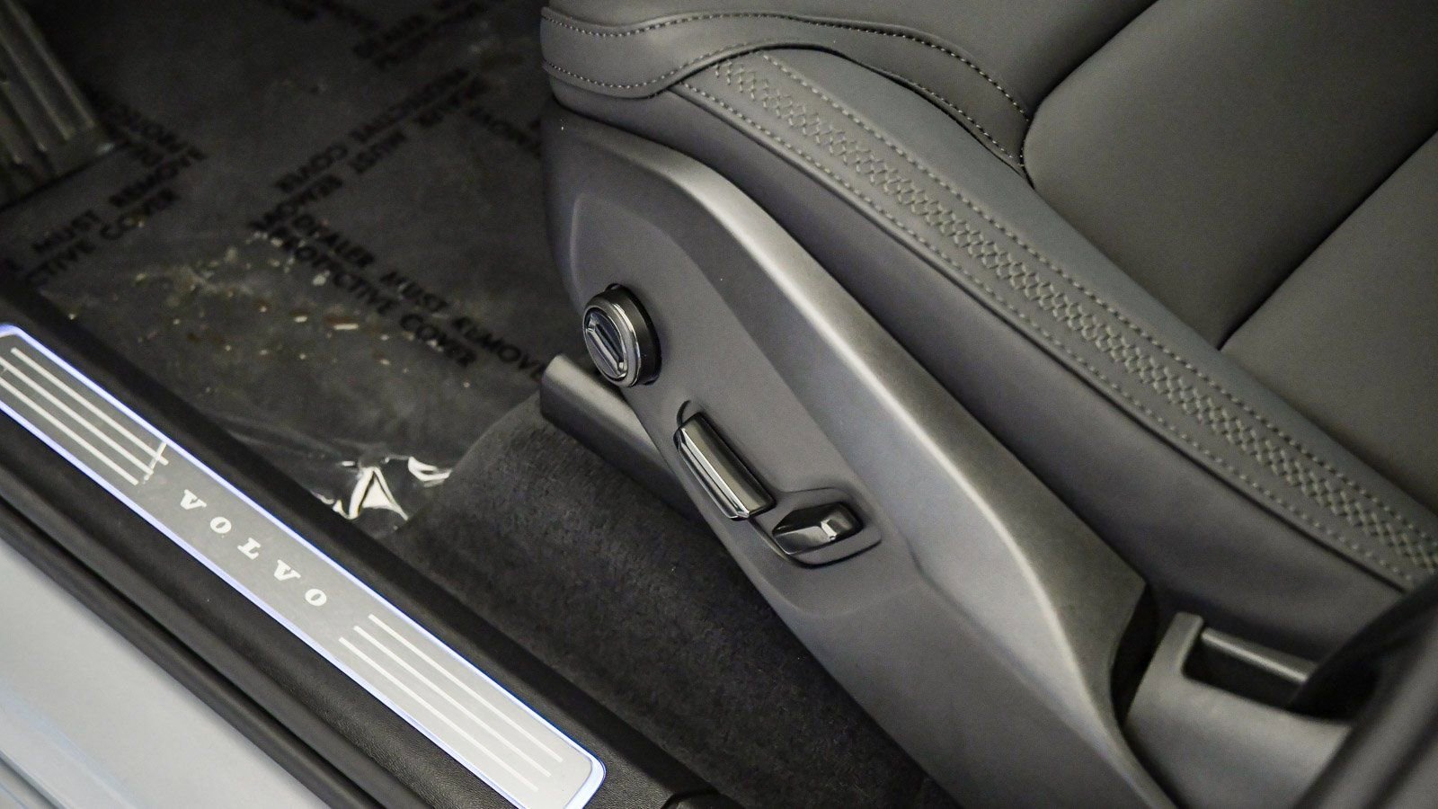 Certified 2025 Volvo XC90 B6 Core w/ Protection Package Premier image 26