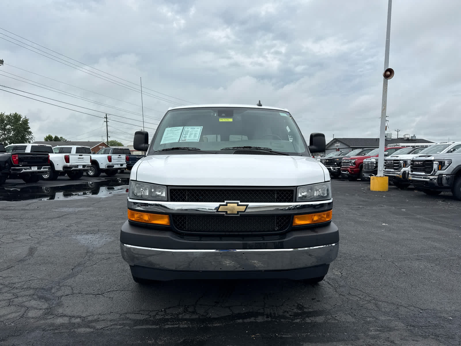 Certified 2025 Chevrolet Express 3500 LT w/ LT Preferred Equipment Group RWD image 8