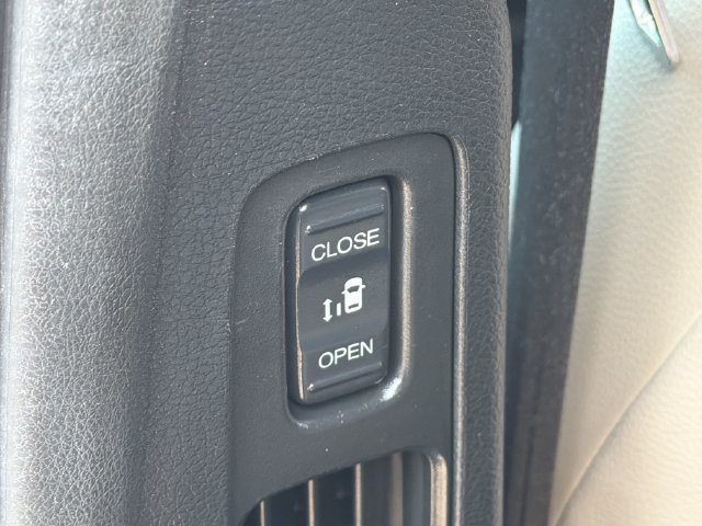 Used 2018 Honda Odyssey EX-L image 24